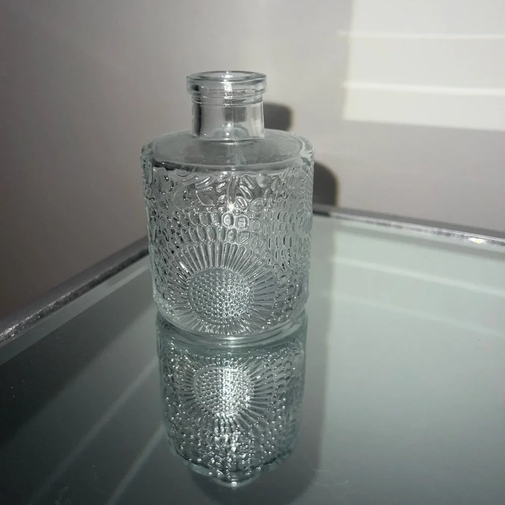 Small diffuser glass vase